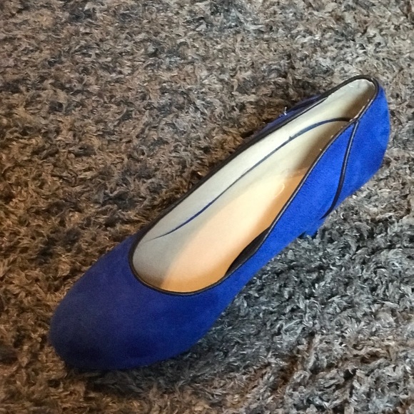 Size 11 Royal Blue Pump - Picture 5 of 7